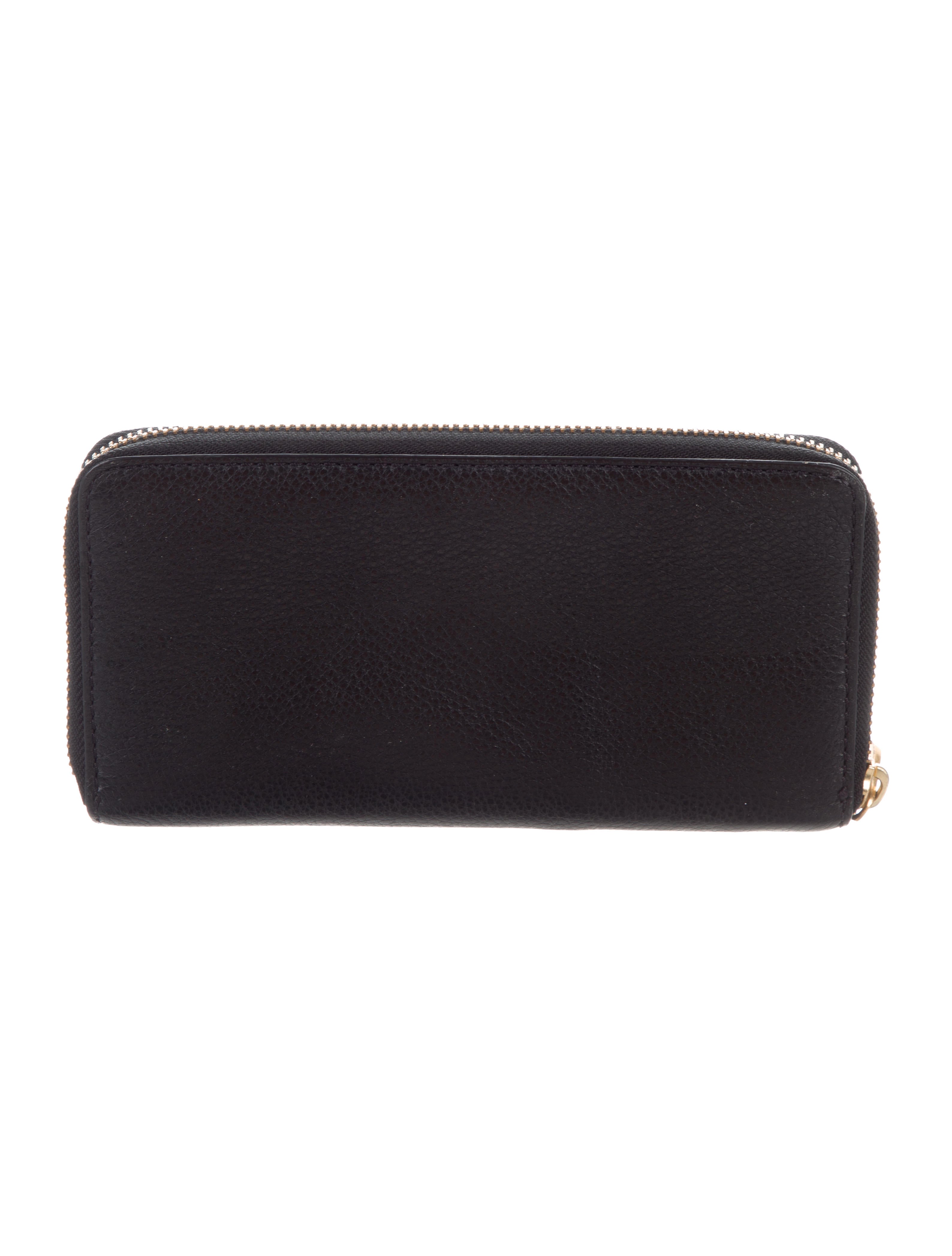 Marc by Marc Jacobs Classic Q Vertical Zippy Wallet